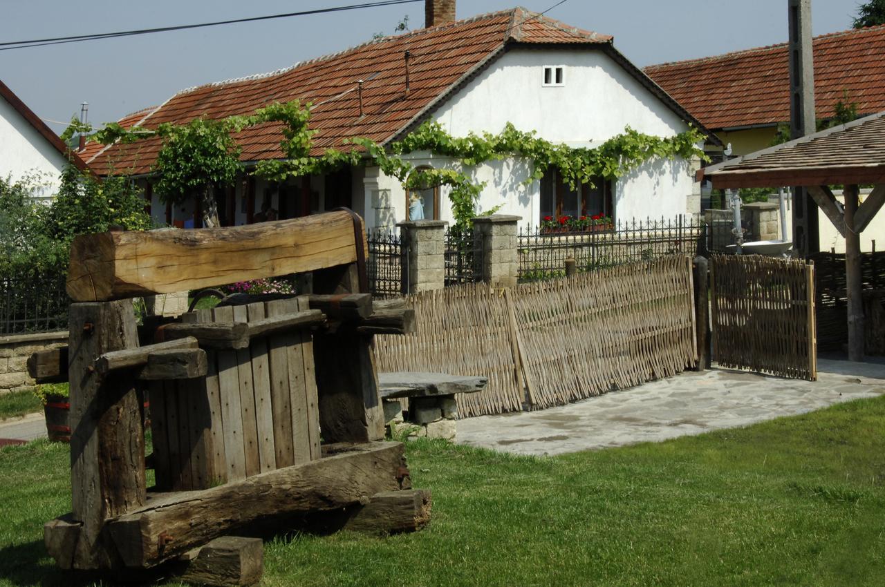 Bed and Breakfast Pataky Borporta Тарцаль Экстерьер фото